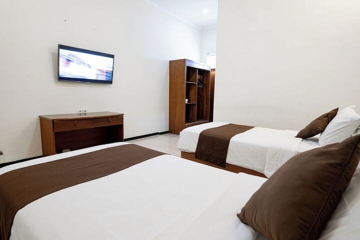 Room 26 of 80