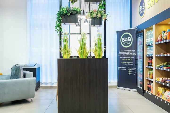 Entrance & Lobby