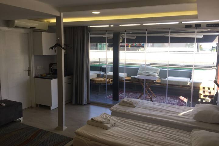 Room 2 of 5
