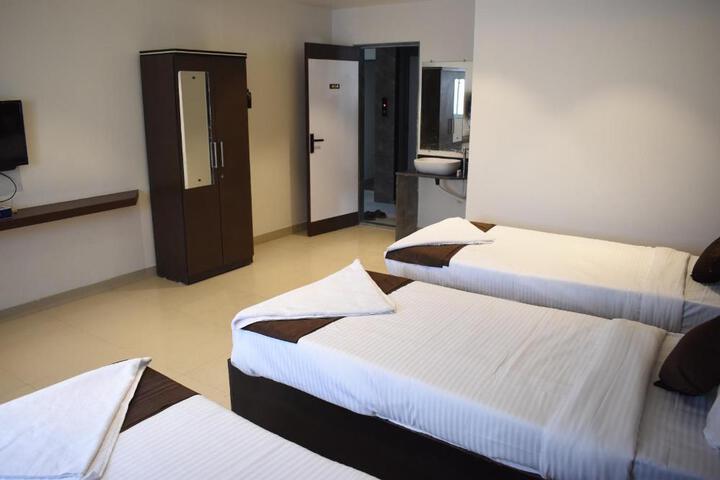 Hotel Lotus Executive