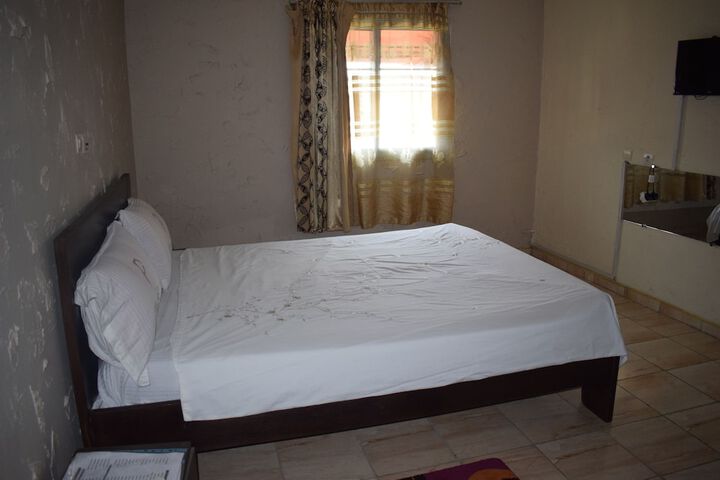 Room 15 of 41