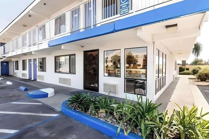 Terrace/Patio 16 of 17