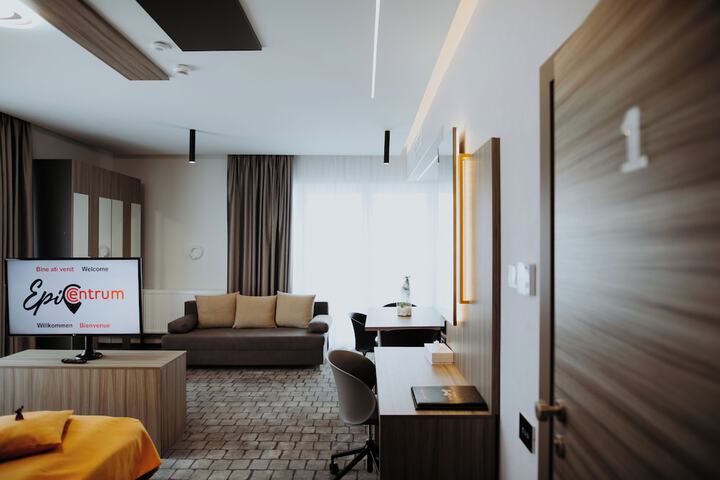 Room 43 of 132