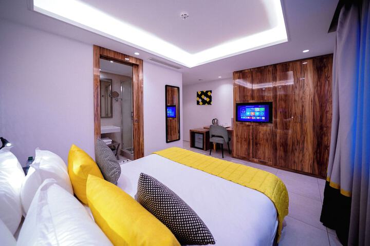Room 20 of 32