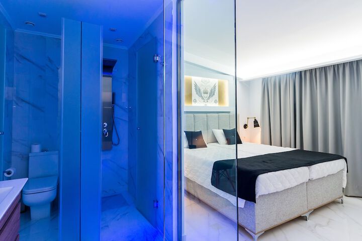 Room 19 of 35