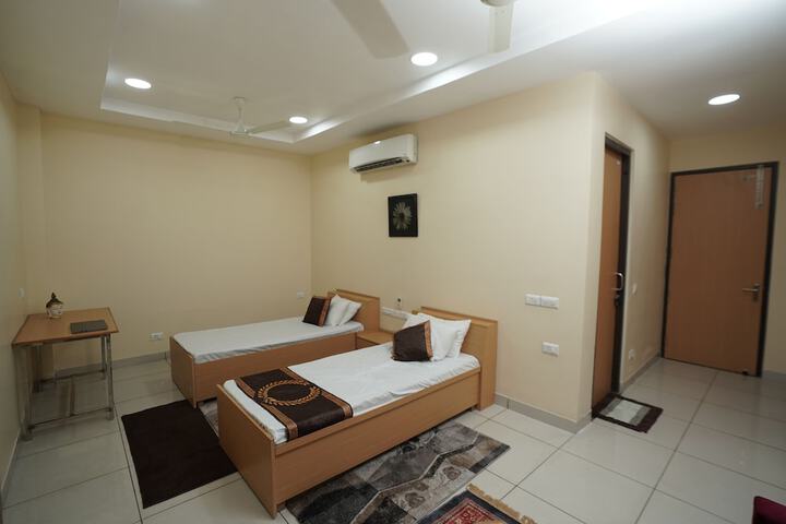 Room 5 of 26
