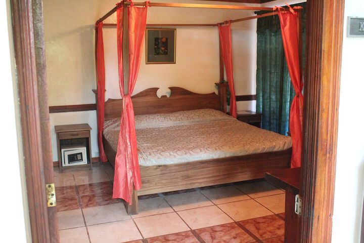 Room 5 of 31
