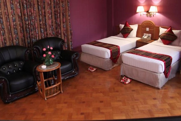 Room 8 of 32