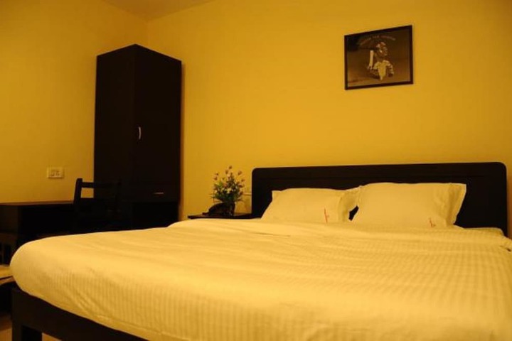 Room 4 of 22