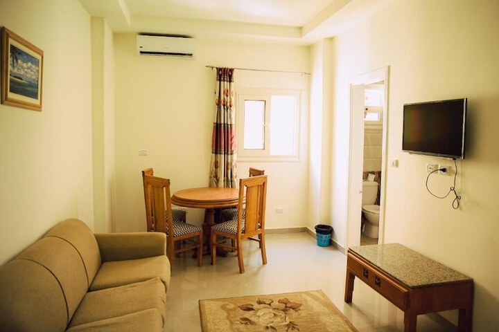 Room 10 of 34