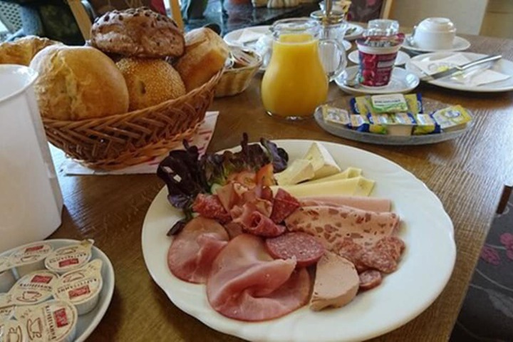 Breakfast/Coffee Service 26 of 31