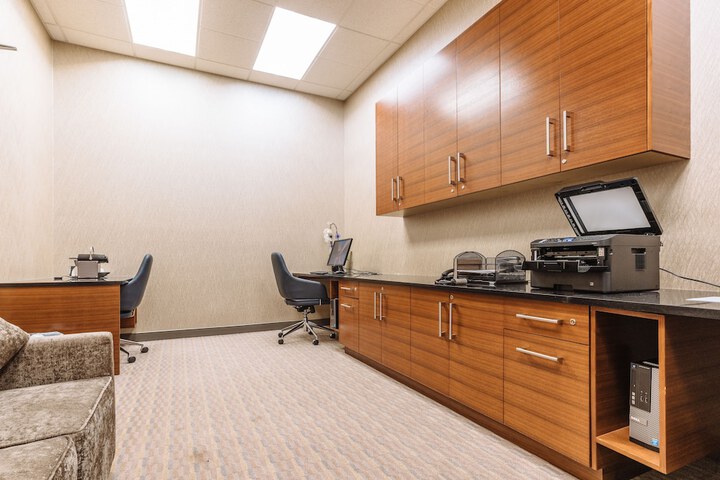 Business Center 70 of 80