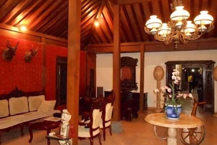 Hotel Interior 6 of 39