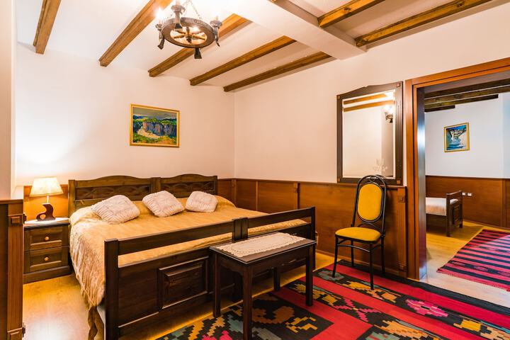 Room 44 of 139