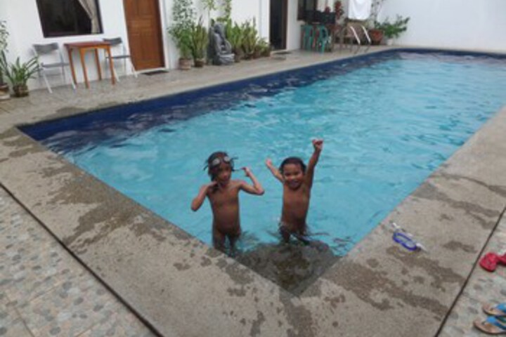 Pool 16 of 25