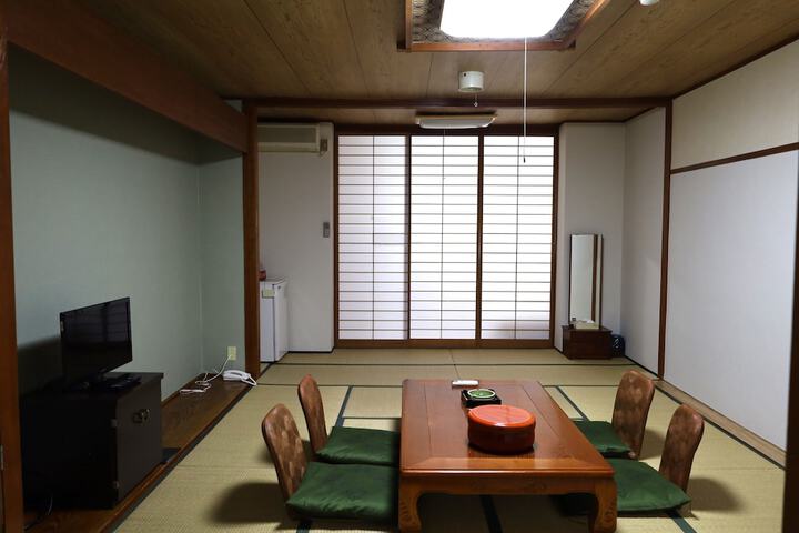 Room 7 of 22