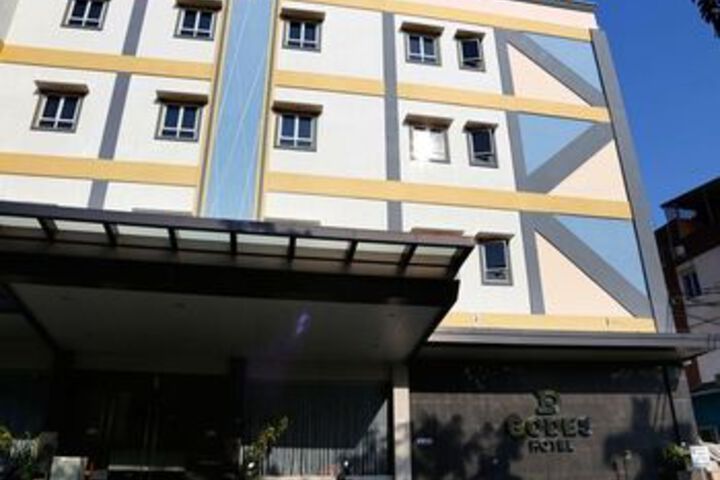 NIDA Rooms Nagoya Seraya Mas