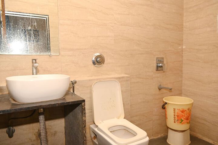 Room 17 of 20