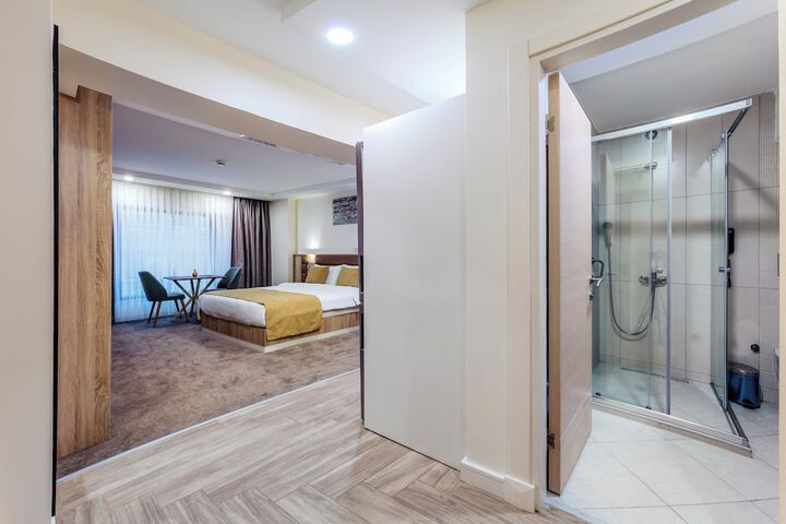 Room 49 of 170