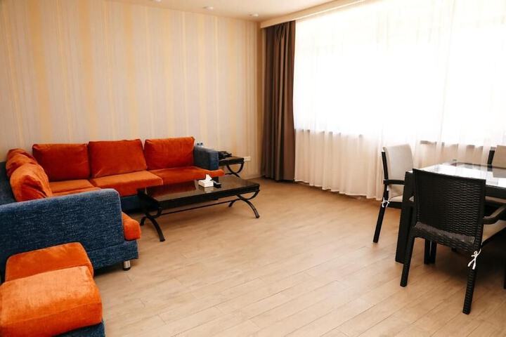 Room 4 of 39
