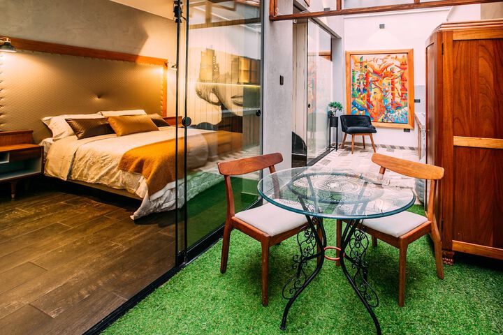 Room 47 of 99