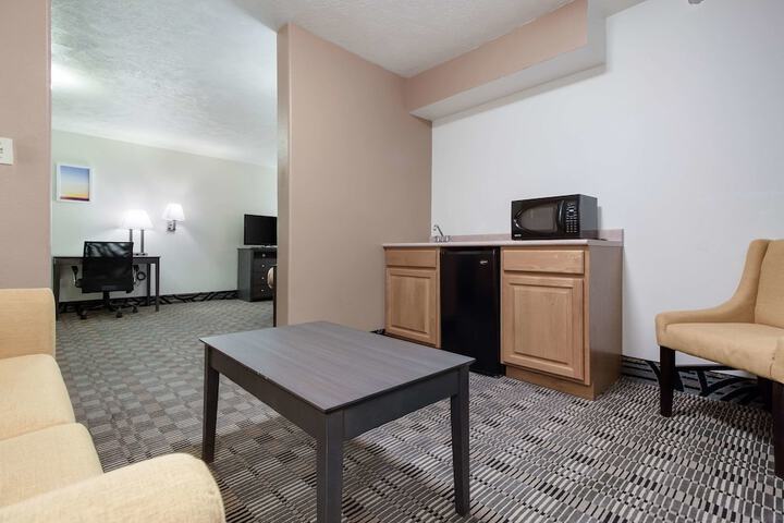 Room 11 of 38