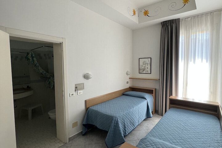 Room 8 of 71