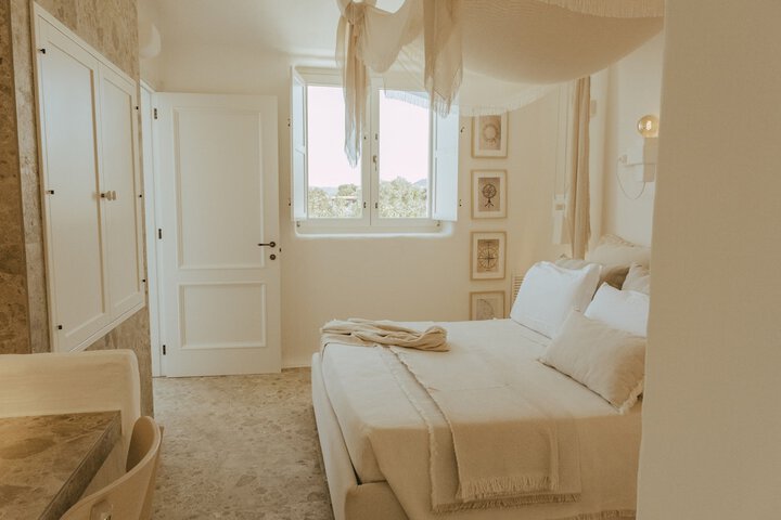 Room 12 of 51