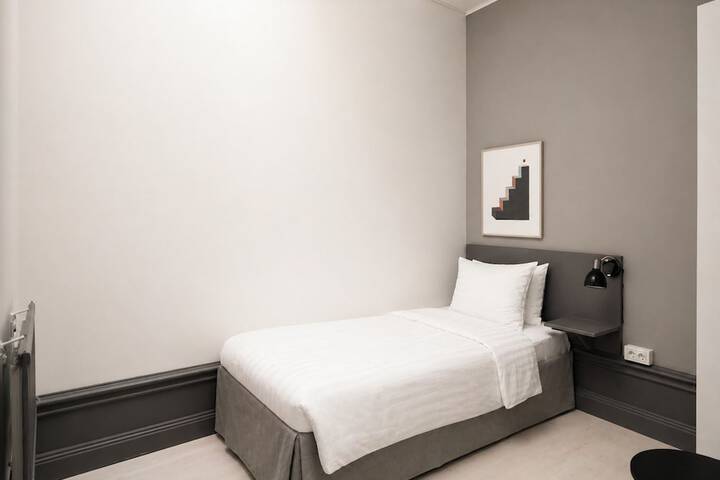 Room 20 of 108