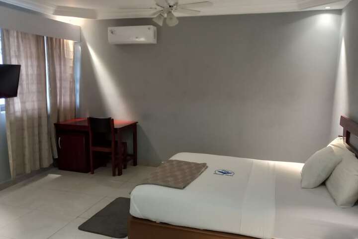 Room 12 of 21
