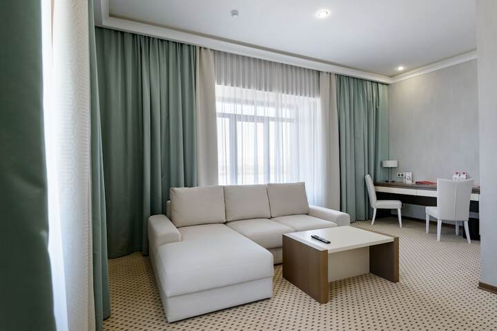 Room 5 of 32