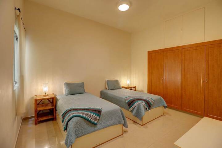 Room 44 of 426