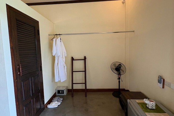 Room 49 of 77