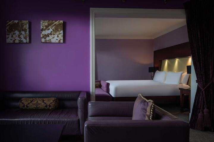 Room 71 of 204