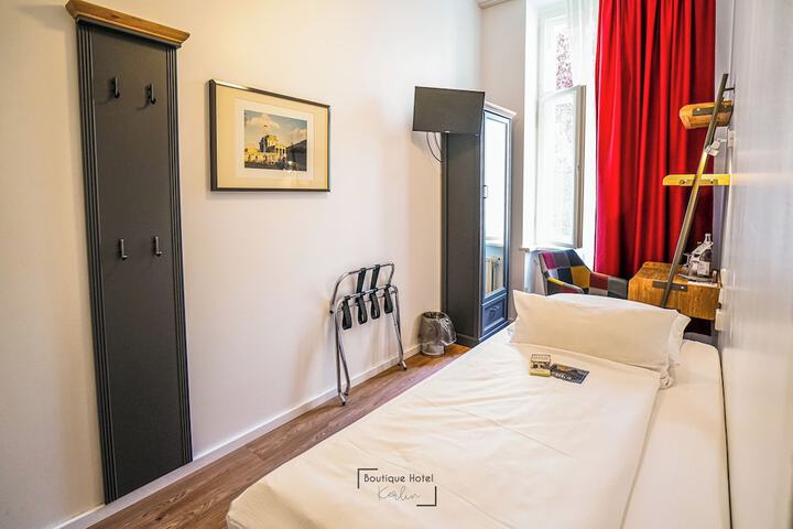 Room 50 of 136