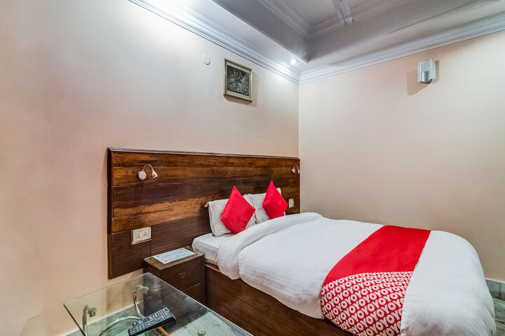 Room 17 of 24