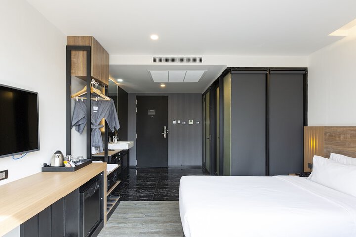 Room 18 of 65