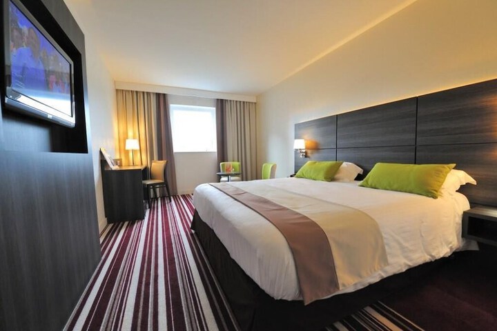 Room 15 of 50