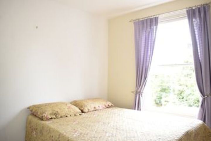 Room 13 of 18