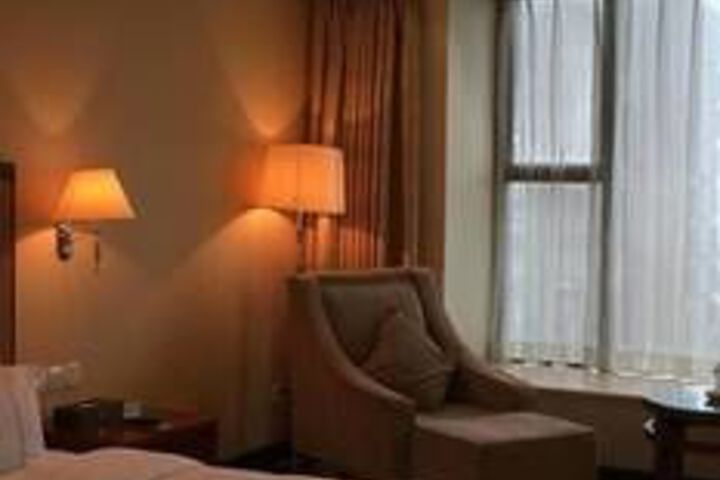 Room 36 of 73