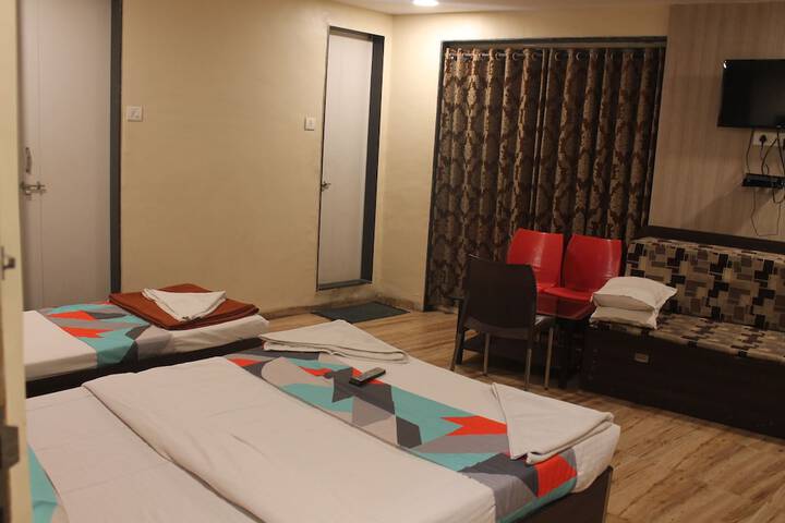 Room 5 of 44