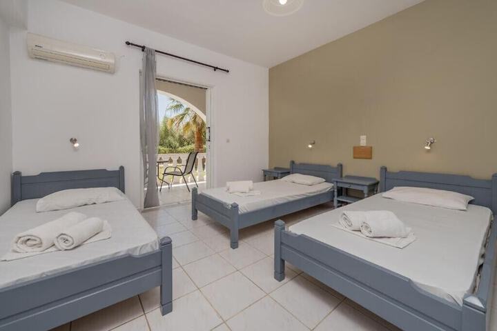 Room 3 of 21