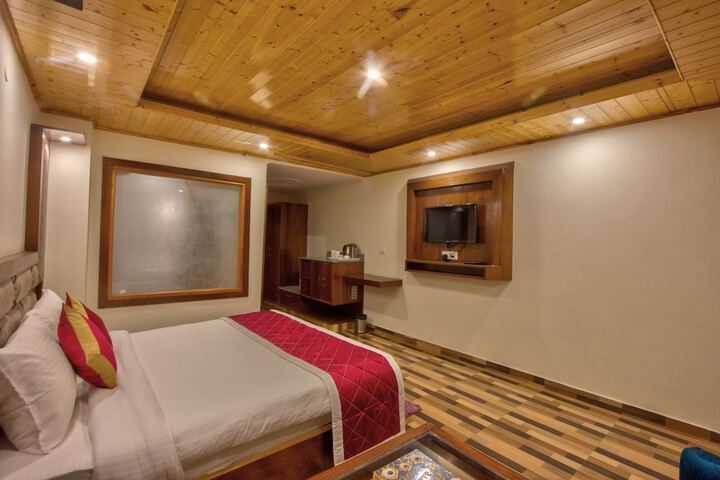 Room 7 of 63