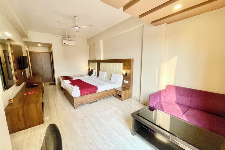 Room 3 of 41