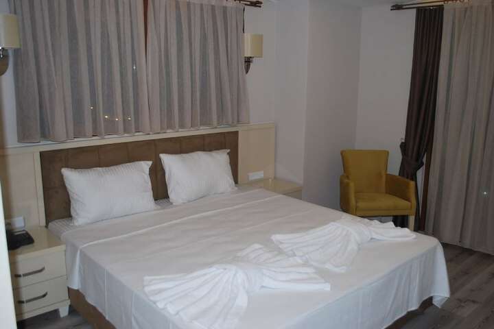 Room 5 of 38