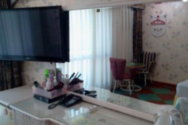 Room 32 of 80