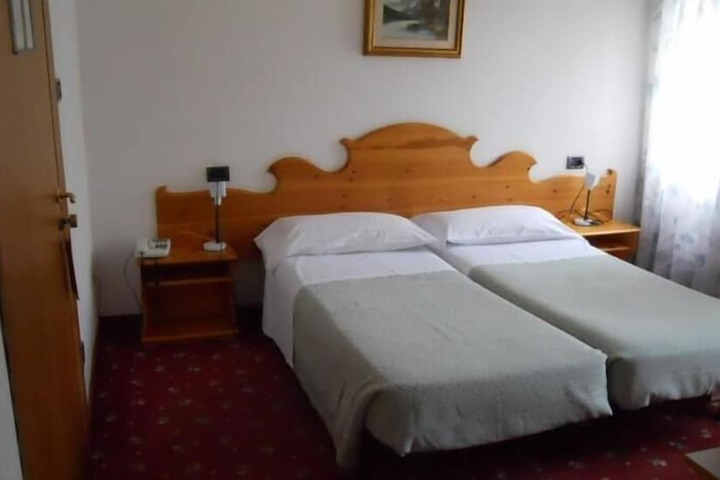 Room 7 of 72