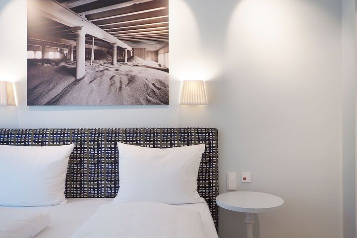 Room 16 of 77