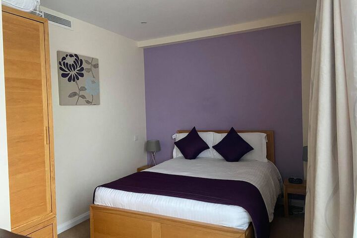 Room 8 of 25