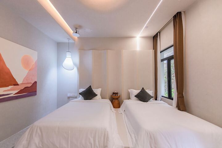 Room 26 of 150